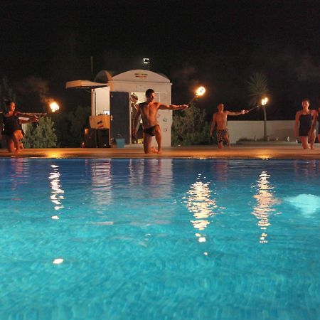 Hotel Club Cala Longa Montauro エクステリア 写真