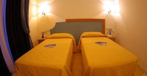 Hotel Club Cala Longa Montauro エクステリア 写真