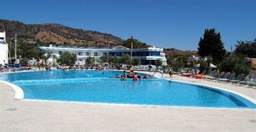 Hotel Club Cala Longa Montauro エクステリア 写真
