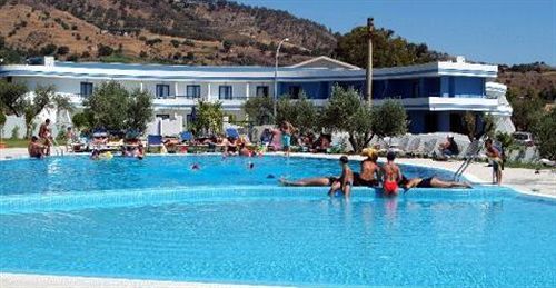 Hotel Club Cala Longa Montauro エクステリア 写真
