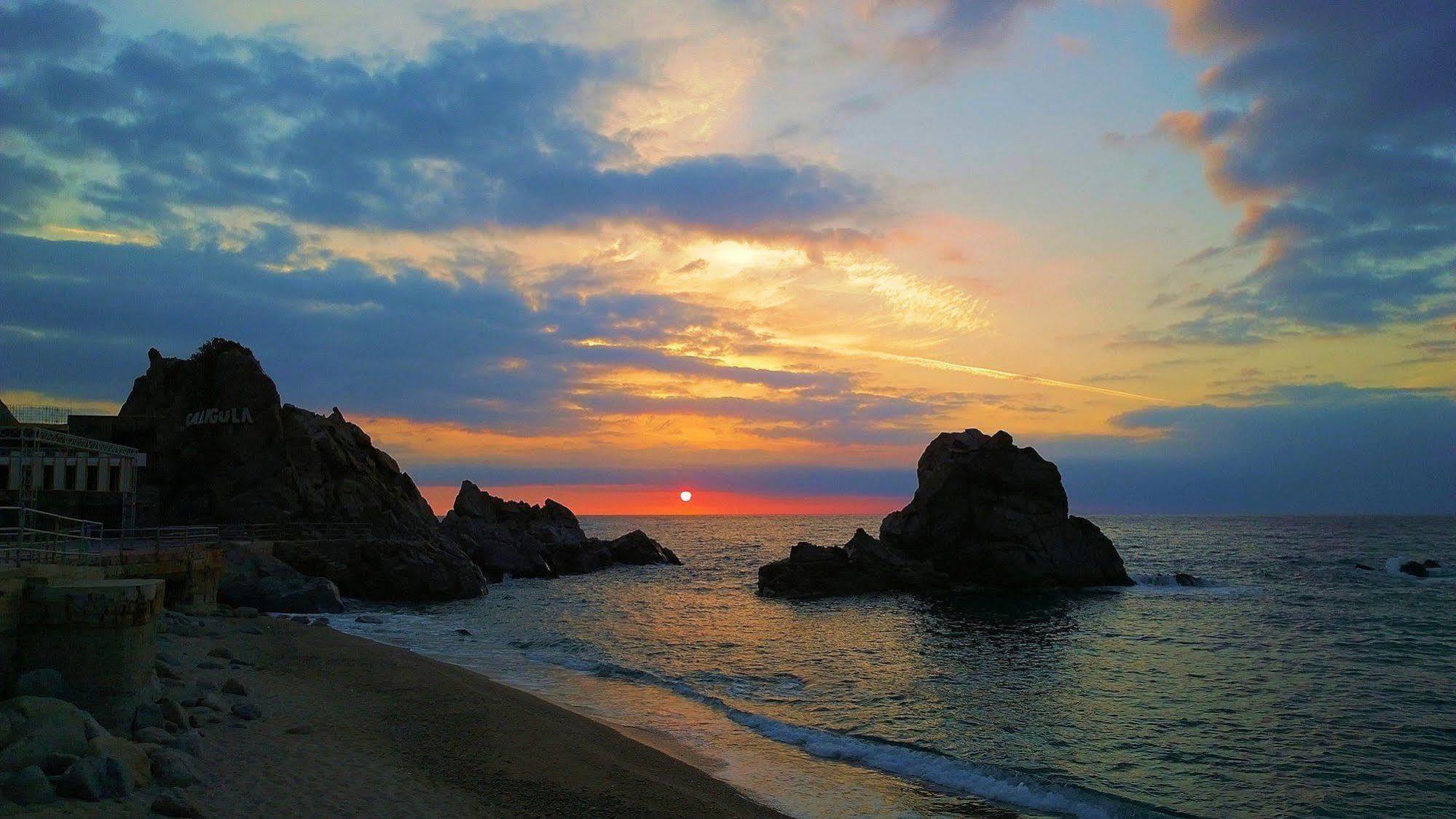 Hotel Club Cala Longa Montauro エクステリア 写真