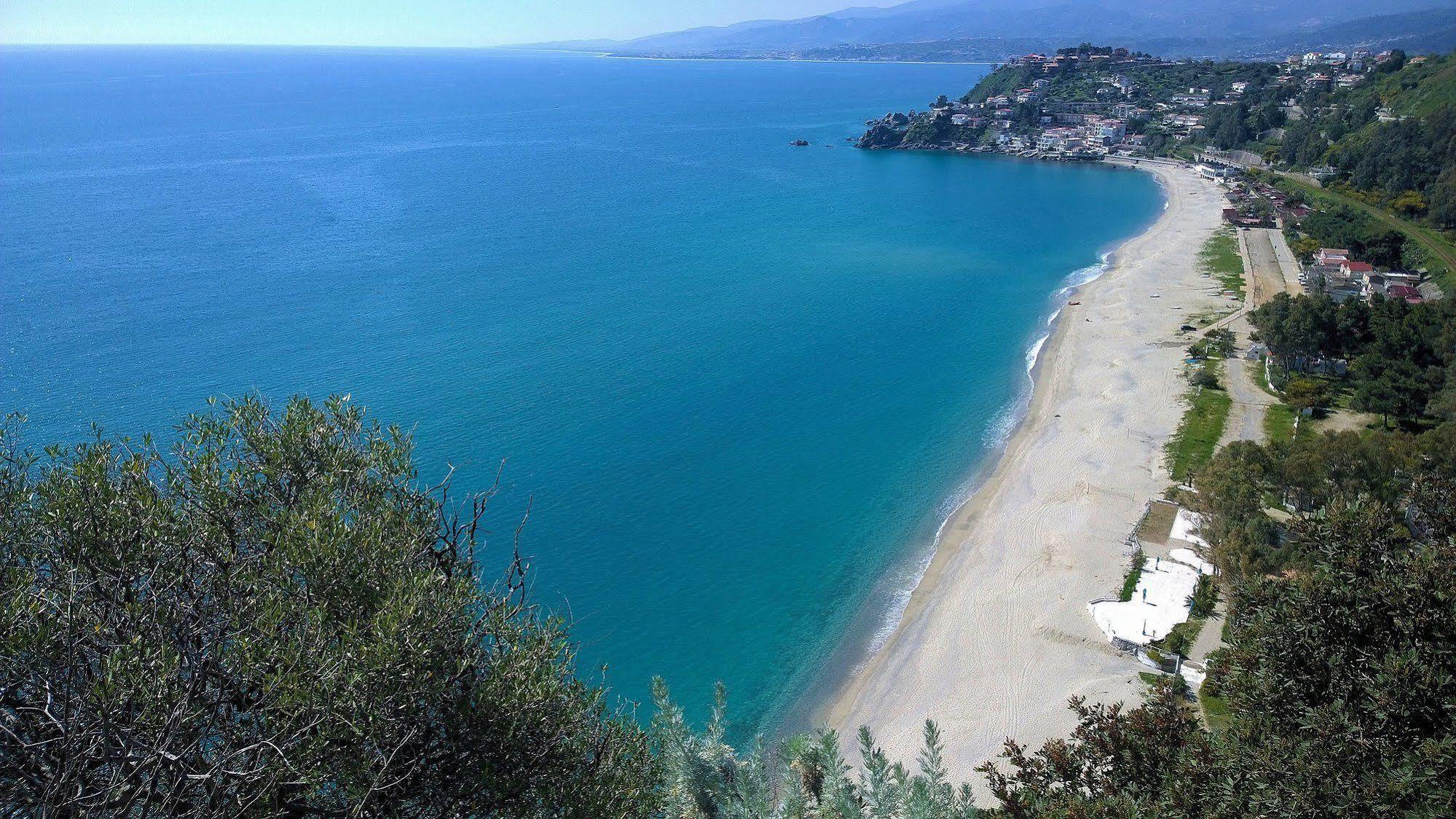 Hotel Club Cala Longa Montauro エクステリア 写真