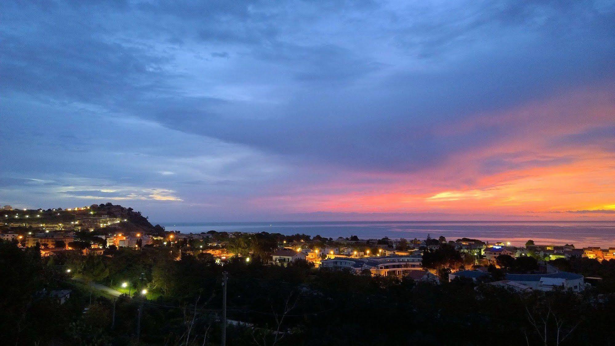 Hotel Club Cala Longa Montauro エクステリア 写真